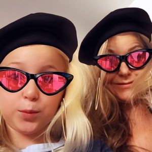 Meet your Posher, Linda